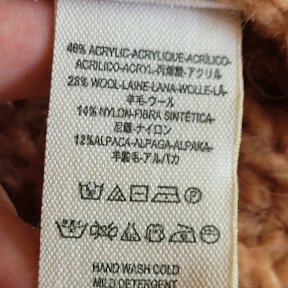 Free People Fluffy Fox chunky knit turtleneck sweater size medium - Picture 11 of 12